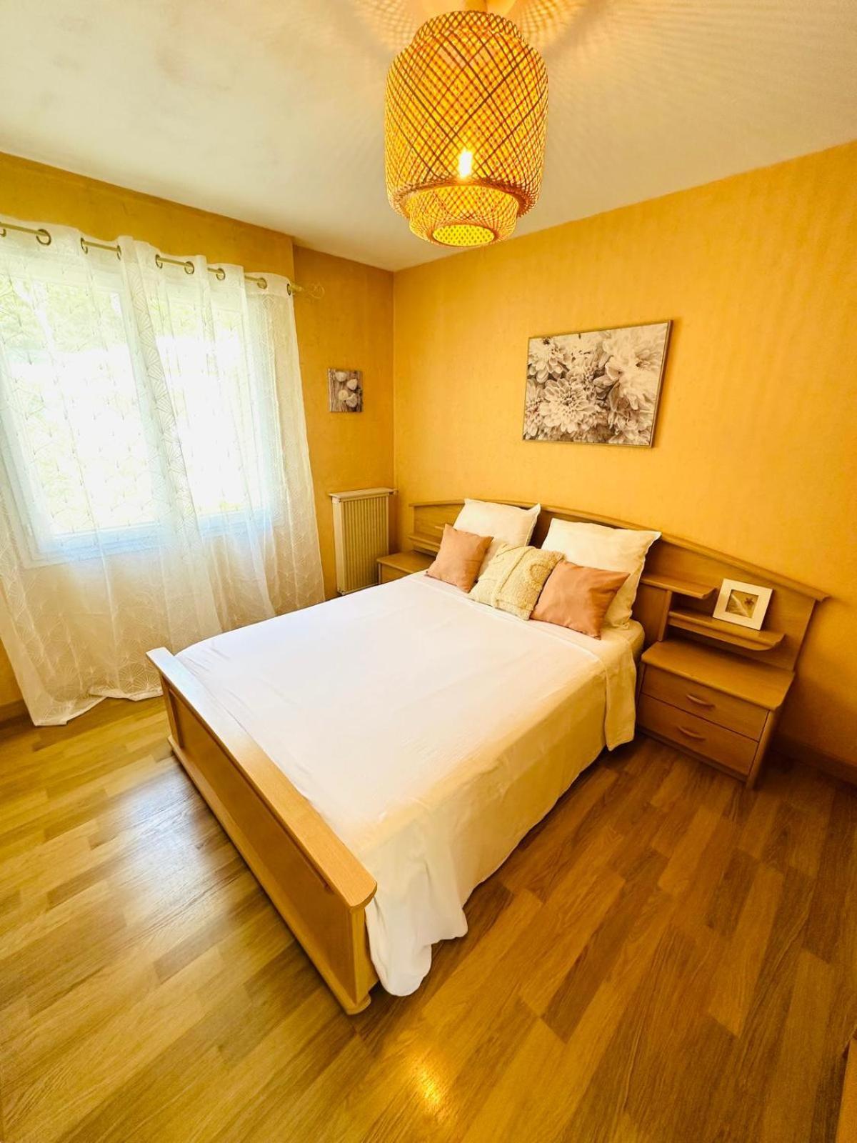 Spacieux 2 Chambres 65M2 Climatise Au Village Medieval Entre Nice Et Antibes Villeneuve-Loubet Buitenkant foto