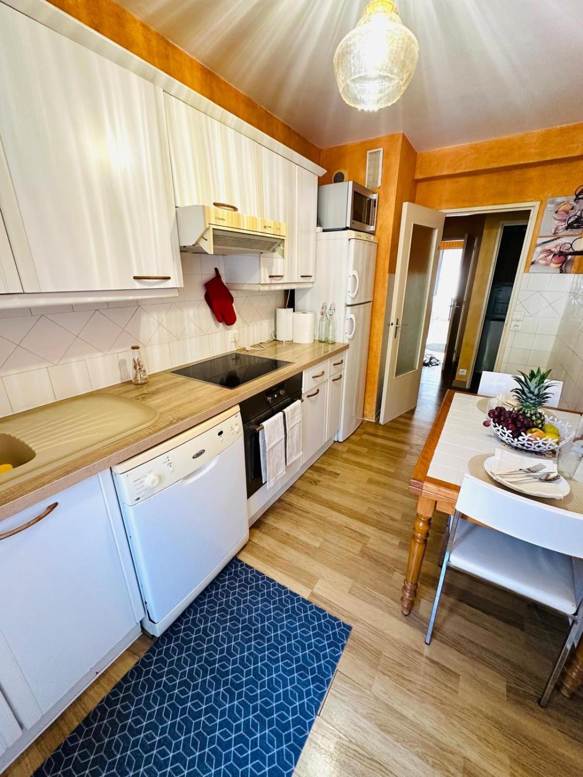 Spacieux 2 Chambres 65M2 Climatise Au Village Medieval Entre Nice Et Antibes Villeneuve-Loubet Buitenkant foto