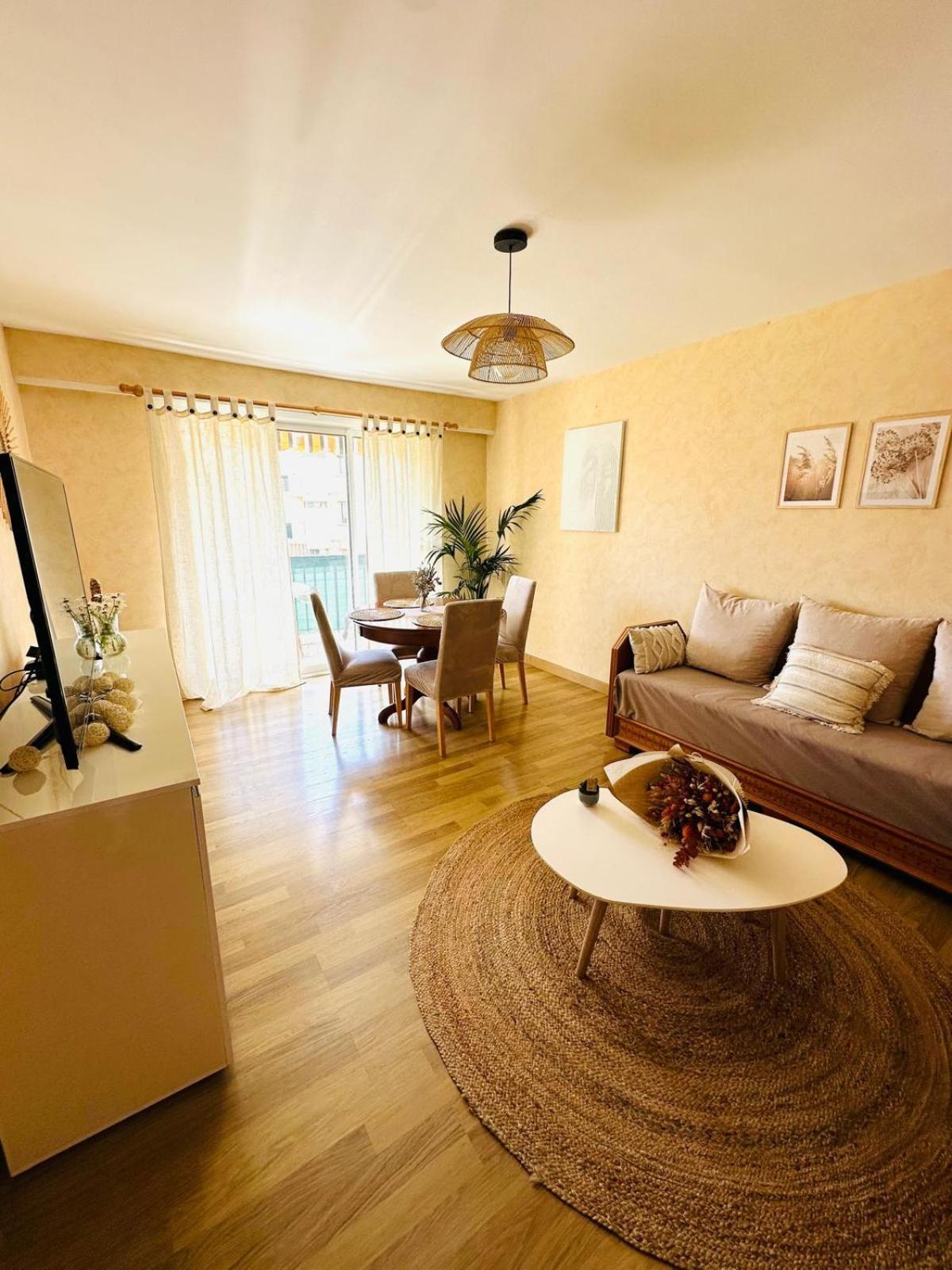 Spacieux 2 Chambres 65M2 Climatise Au Village Medieval Entre Nice Et Antibes Villeneuve-Loubet Buitenkant foto